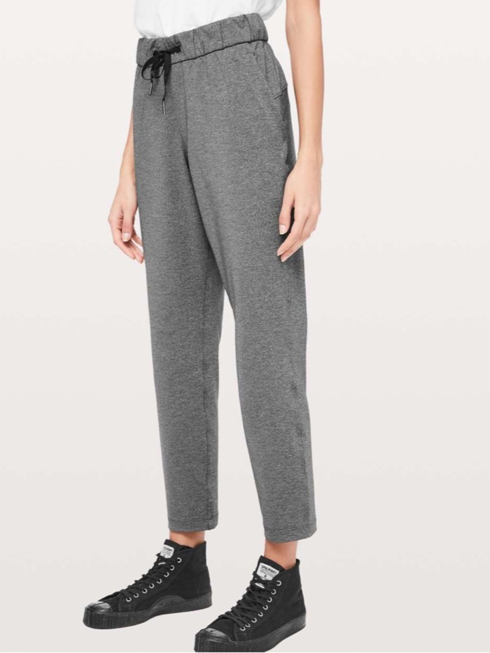 Lululemon On The Fly Pant *27"
Heathered Black
Size 6